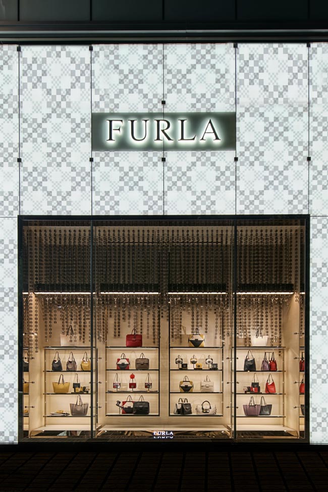 Negozio Furla Shangai (2)