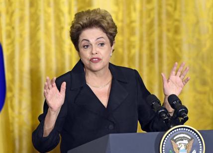 Brasile: Rousseff annulla viaggio da Obama. Impeachment più vicino