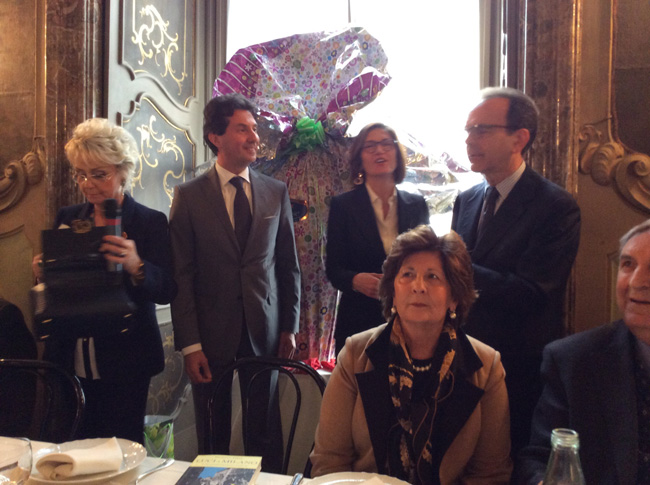 Stefano Parisi a palazzo Visconti, invitato a pranzo da Daniela Iavarone, madrina de Gli amici della lirica, uno dei più' ambiti e prestigiosi salotti culturali di Milano.