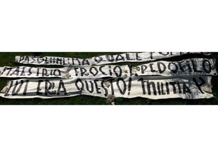 Distrutto il monumento a Pasolini. "Frocio e pedofilo" firmato Militia
