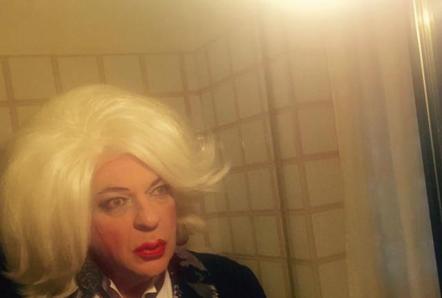 Platinette, "prima uscita post-ospedale" (foto Facebook) Platinette, "prima uscita post-ospedale" (foto Facebook)