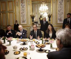 Francois Hollande riceve Matteo Renzi al Palazzo dell'Eliseo a Parigi
