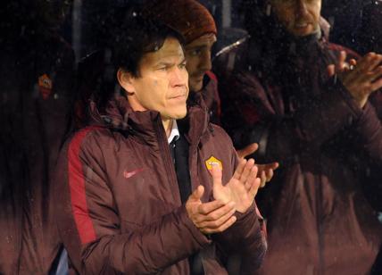 Roma, uova e calci contro il pullman. Rudi Garcia all'ultima spiaggia