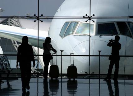 Cosenza, tutti in ferie. Non c'è la navetta dall'aeroporto, caos turismo