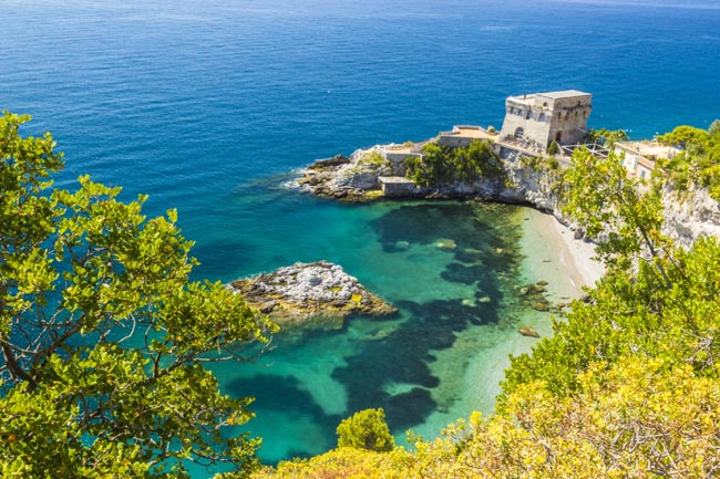 Skyscanner Italy Campania Piccola Baia di Erchie