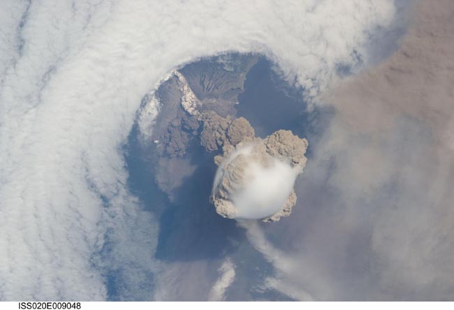 Sarychev Peak Volcano eruption, Kuril Islands Sarychev Peak Volcano eruption, Kuril Islands
