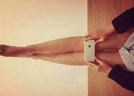 Follia social: dopo l'A4 challenge, gambe magre come un iPhone