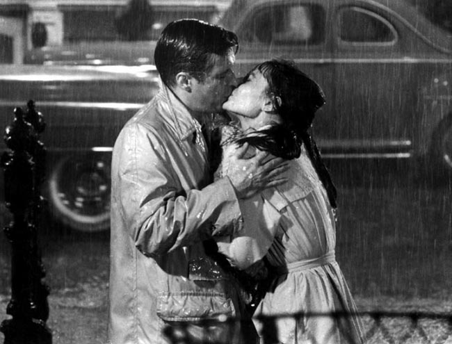Il bacio in “Colazione da Tiffany” tra Audrey Hepburn e George Peppard (44%) Il bacio in “Colazione da Tiffany” tra Audrey Hepburn e George Peppard (44%)