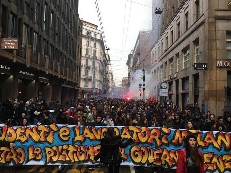 Manifestazione studentesca (foto da MilanoinMovimento) Manifestazione studentesca (foto da MilanoinMovimento)