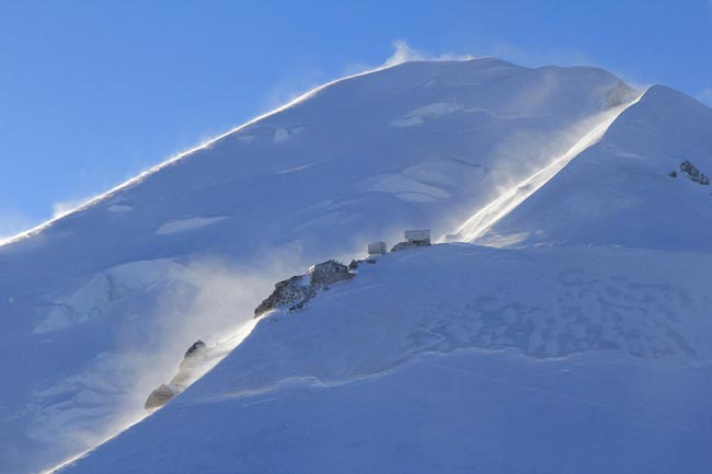 Vento che spazza la cima del Monte Bianco. Photo credit:JOURDAIN, Bruno/CNRS Photothèque Vento che spazza la cima del Monte Bianco. Photo credit:JOURDAIN, Bruno/CNRS Photothèque