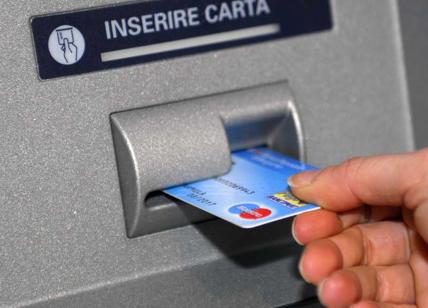 Acquisti online con carte di credito clonate, bottino da 65 mila euro