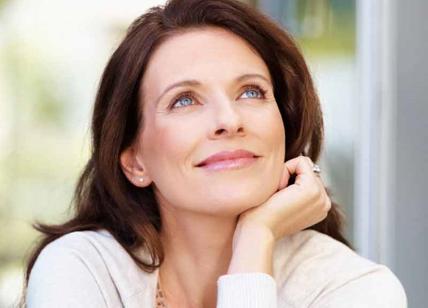 Menopausa e calo ormonale, importante la cura della salute degli occhi