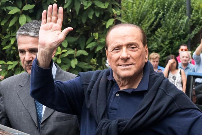 berlusconi esce ospedale (6)