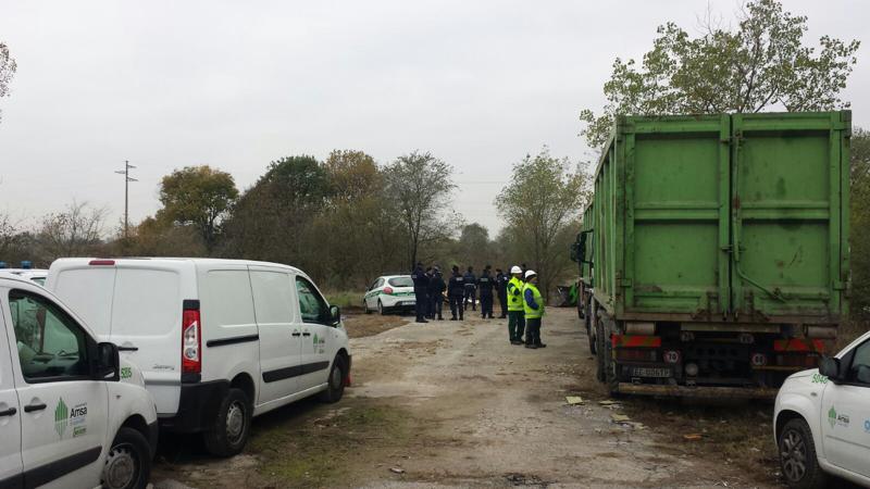 Blitz dei carabinieri nel "boschetto della droga" di Milano Blitz dei carabinieri nel "boschetto della droga" di Milano