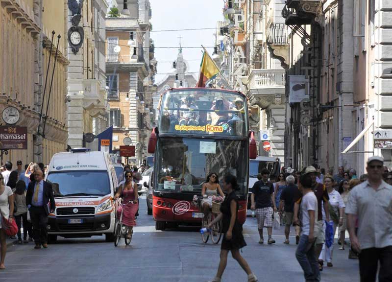 bus turistici roma 01