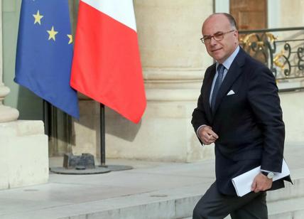 Francia, Cazeneuve primo ministro al posto di Valls. Le Roux all'Interno