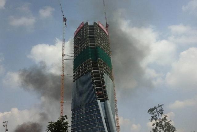 Incendio nel quartiere CityLife Incendio nel quartiere CityLife