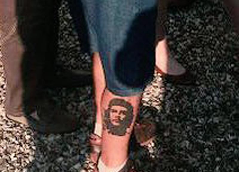 compagno Elena Boschi tatuaggio ape