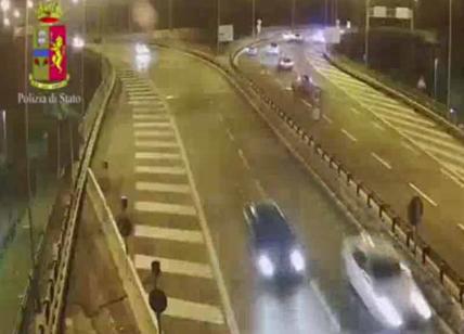 Terrore sull'A24: 26enne romana ubriaca imbocca l'autostrada contromano