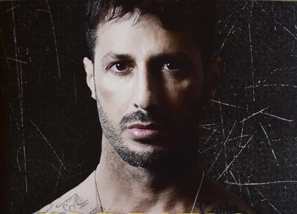 Fabrizio Corona, nuovo libro: dal liceo al carcere, da Nina a Belen