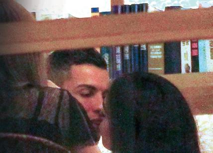 Cristiano Ronaldo e Georgina Rodriguez, il bacio dell'amore. Foto