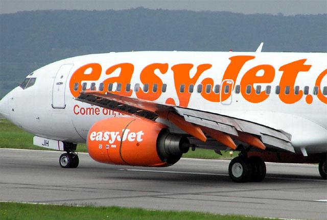 SCHIAFFO 1 - Easy Jet. La compagnia low cost fa saltare tre voli in una sola giornata, lasciando a terra centinaia di passeggeri a Malpensa. Vacanze rovinate per tanta gente. Se non ha piloti o aerei, non venda voli. SCHIAFFO 1 - Easy Jet. La compagnia low cost fa saltare tre voli in una sola giornata, lasciando a terra centinaia di passeggeri a Malpensa. Vacanze rovinate per tanta gente. Se non ha piloti o aerei, non venda voli.