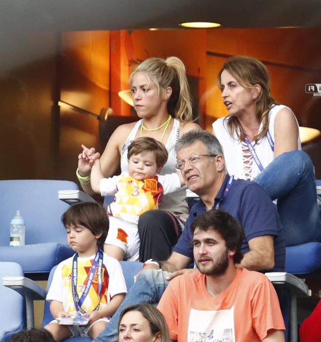 Euro 2016 Shakira (13)