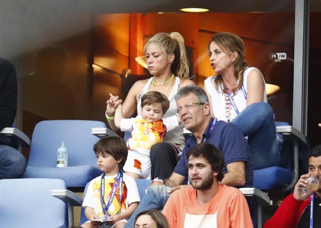 Euro 2016 Shakira (3)