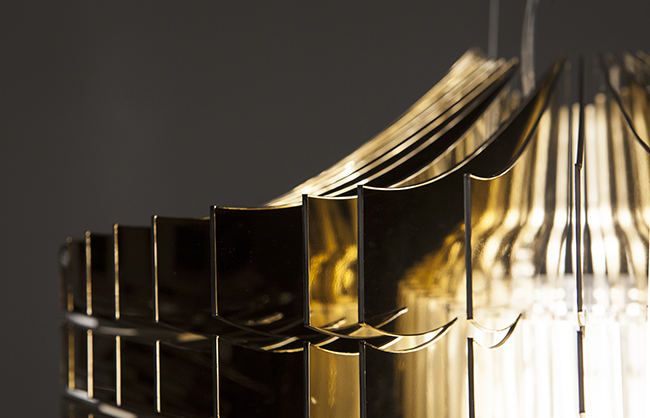 Lampada Aria (titolare del DMC e fabbricante Slamp, designer Zaha Hadid Design) Lampada Aria (titolare del DMC e fabbricante Slamp, designer Zaha Hadid Design)
