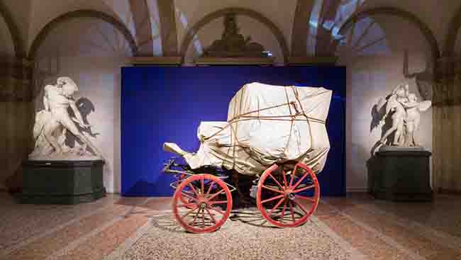 Christo, Wrapped Carriage, 1971 Christo, Wrapped Carriage, 1971