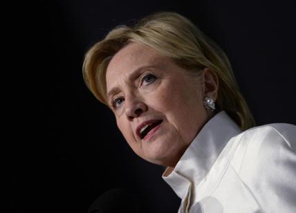 Hillary Clinton e l'ansia da soldi. Da dove nasce l'ossessione per il lusso