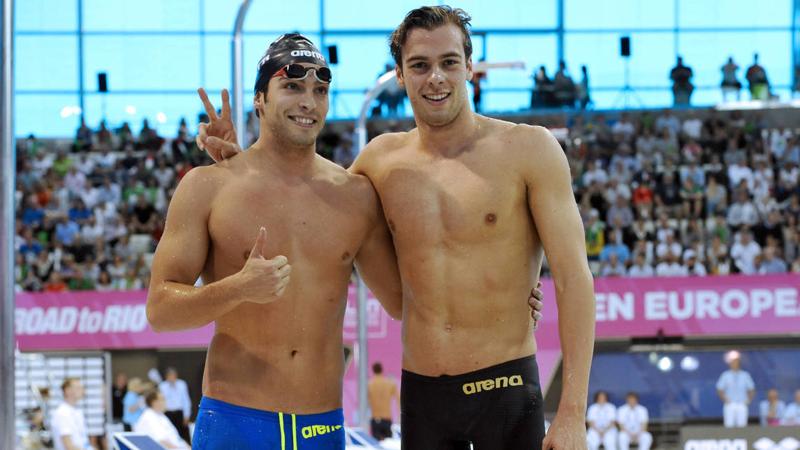 4) Gregorio Paltrinieri: autentico dominatore del mezzofondo mondiale. "GregORO", come è stato ribattezzato dai compagni di nazionale, è imbattuto nei 1500m stile libero dal 2013 ed è attualmente campione europeo e mondiale in carica. In una stagione in costante progressione ci si aspetta molto da lui, chiamato magari anche ad infrangere il record del mondo siglato da Sun Yang, anche lui della partita a Rio. Pericoloso anche l'australiano Mack Horton. L'Italia dal canto suo può sperare in una clamorosa doppietta con Gabriele Detti, compagno allenamento di Paltrinieri, autore della terza migliore prestazione mondiale dell'anno. 4) Gregorio Paltrinieri: autentico dominatore del mezzofondo mondiale. "GregORO", come è stato ribattezzato dai compagni di nazionale, è imbattuto nei 1500m stile libero dal 2013 ed è attualmente campione europeo e mondiale in carica. In una stagione in costante progressione ci si aspetta molto da lui, chiamato magari anche ad infrangere il record del mondo siglato da Sun Yang, anche lui della partita a Rio. Pericoloso anche l'australiano Mack Horton. L'Italia dal canto suo può sperare in una clamorosa doppietta con Gabriele Detti, compagno allenamento di Paltrinieri, autore della terza migliore prestazione mondiale dell'anno.