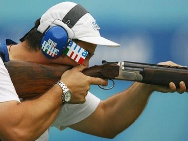 8) "Johnny" Pellielo: è l'atleta più longevo dell'intera spedizione, alla sua settima Olimpiade (un bronzo e due argenti nelle passate edizioni) va alla ricerca di quell'oro che gli manca per completare il suo illustre palmares. L'azzurro parteciperà alla gara di tiro al volo nella specialità del trap. 8) "Johnny" Pellielo: è l'atleta più longevo dell'intera spedizione, alla sua settima Olimpiade (un bronzo e due argenti nelle passate edizioni) va alla ricerca di quell'oro che gli manca per completare il suo illustre palmares. L'azzurro parteciperà alla gara di tiro al volo nella specialità del trap.