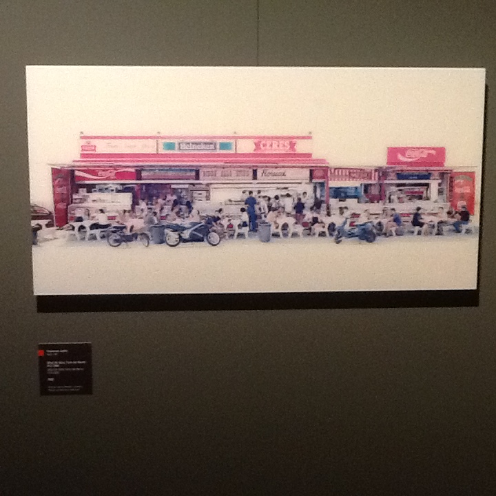 Una fotografia della mostra “Look at me! Da Nadar a Gursky: i ritratti nella Collezione d'Arte Unicredit”, all'Unicredit Pavilion. Una fotografia della mostra “Look at me! Da Nadar a Gursky: i ritratti nella Collezione d'Arte Unicredit”, all'Unicredit Pavilion.
