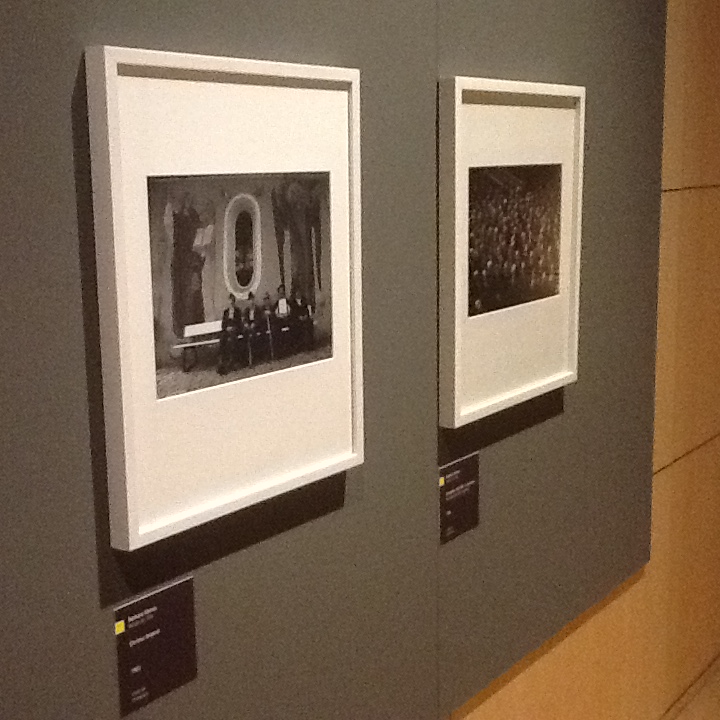 Due opere della mostra “Look at me! Da Nadar a Gursky: i ritratti nella Collezione d'Arte Unicredit”, all'Unicredit Pavilion. Due opere della mostra “Look at me! Da Nadar a Gursky: i ritratti nella Collezione d'Arte Unicredit”, all'Unicredit Pavilion.