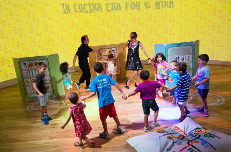 Un intrattenimento per bambini a The Waterstone, spazio espositivo di Intesa Sanpaolo a Expo. Un intrattenimento per bambini a The Waterstone, spazio espositivo di Intesa Sanpaolo a Expo.
