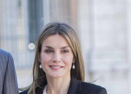 Letizia Ortiz, la gonna che fa "discutere". Ecco le foto