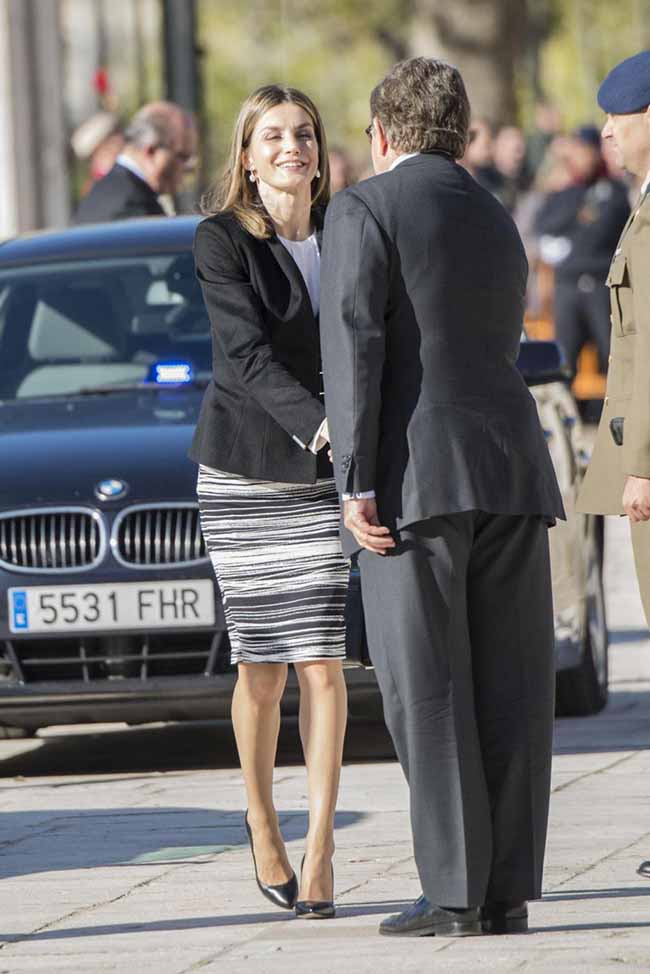 letizia di spagna al palazzo reale (2)