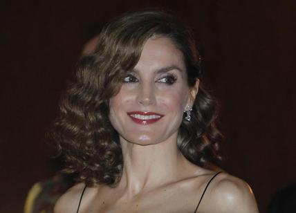 Letizia Ortiz, regina sexy. L'abito è (troppo?) scollato. FOTO