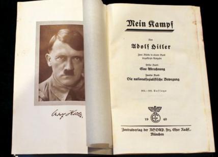 Renzi contro 'Il Giornale': "Squallido regalare il Mein Kampf"
