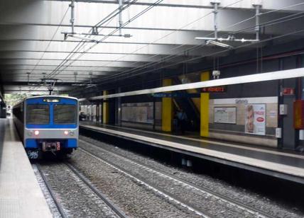 Metro B, caos dei treni e incubo sciopero. Lite fra Pd e M5S