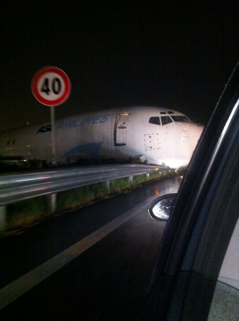 Aeroporto di Orio al Serio: cargo "atterra" in strada Aeroporto di Orio al Serio: cargo "atterra" in strada