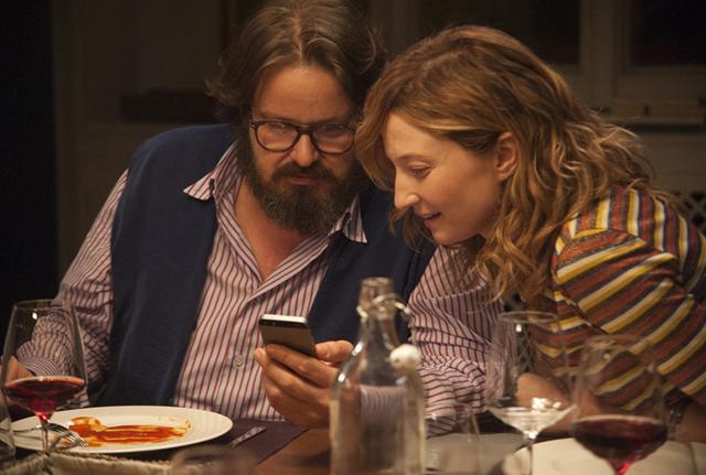 Una scena dal film "Perfetti sconosciuti" Una scena dal film "Perfetti sconosciuti"