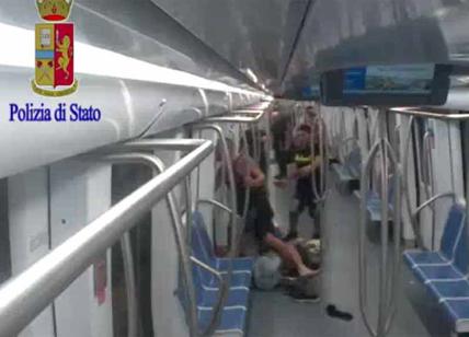 Massacrato di botte nella metro davanti alla madre, tre pesanti condanne