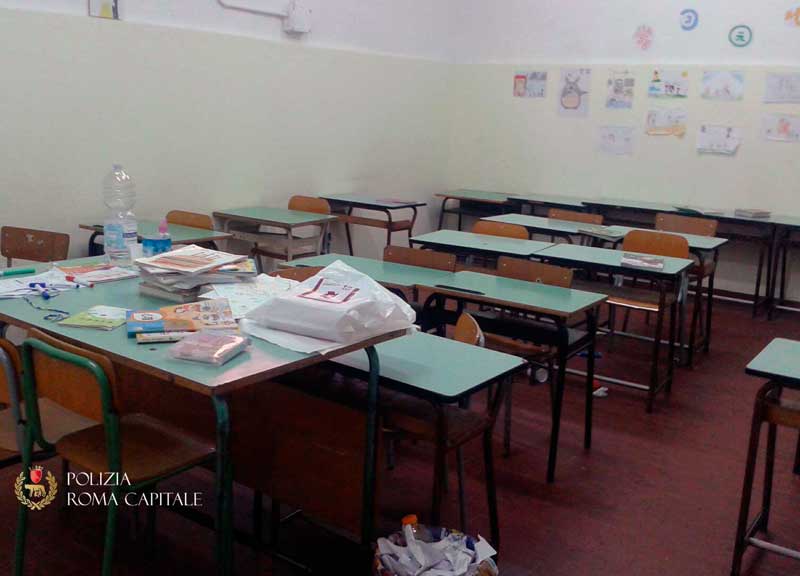 Scuola elementare solo per cinesi. Abusiva Scuola elementare solo per cinesi. Abusiva