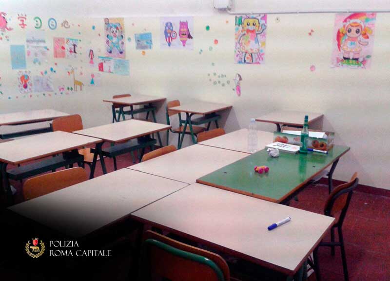 Scuola elementare solo per cinesi. Abusiva Scuola elementare solo per cinesi. Abusiva