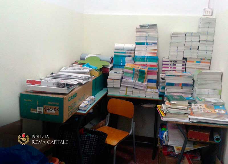 Scuola elementare solo per cinesi. Abusiva Scuola elementare solo per cinesi. Abusiva