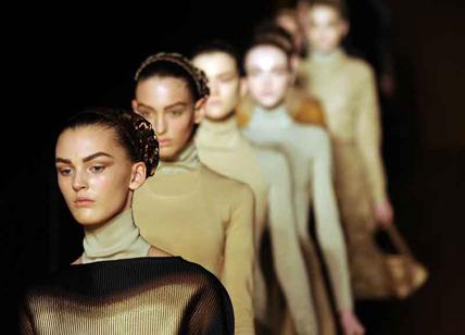 Prada: chiude il 2017 con -3,6% fatturato, utili a 249 milioni