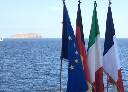 L'Europa arrugginita riparte da Ventotene. Euro show per l'isola pontina