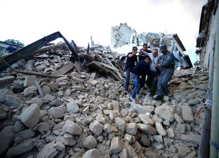 Terremoto, il bilancio delle vittime sale a 278